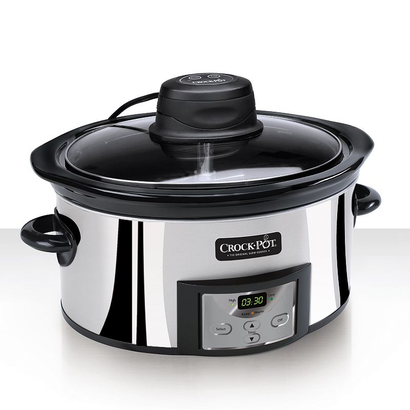 Crock pot with retractable cord