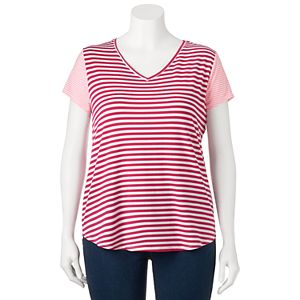 Juniors' Plus Size SO® Striped V-Neck Tee