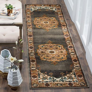 Safavieh Summit Evans Floral Rug