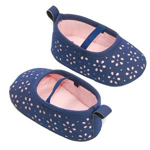 Baby Girl OshKosh B'gosh® Laser-Cut Mary Jane Crib Shoes