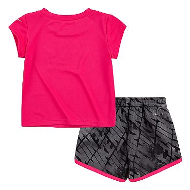 Baby Girls Nike Dri-FIT Graphic Tee & Sprinter Shorts Set