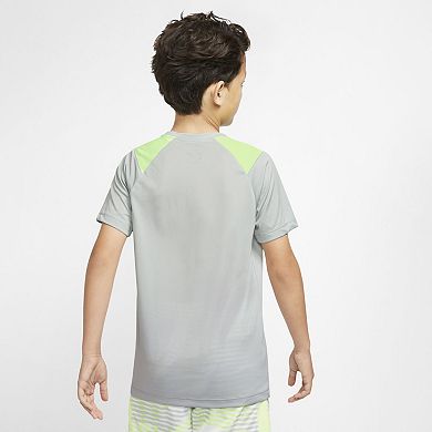 Boys 8-20 Nike Graphic Training Top