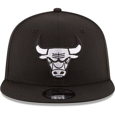 Men's New Era Black Chicago Bulls Black & White Logo 9FIFTY Adjustable Snapback Hat