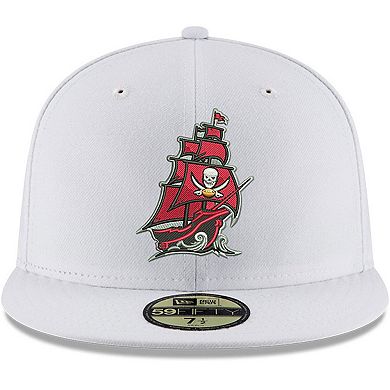 Men's New Era White Tampa Bay Buccaneers Omaha Alternate Logo 59FIFTY Fitted Hat