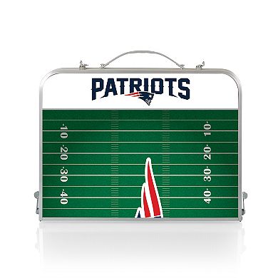 Picnic Time New England Patriots Mini Portable Folding Table