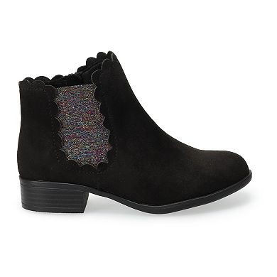 SO® Upbeat Girls' Chelsea Boots