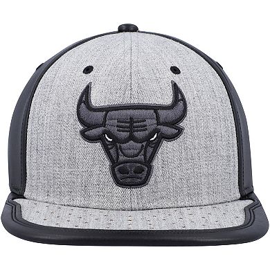 Men's Mitchell & Ness Heathered Gray Chicago Bulls Day One Snapback Hat