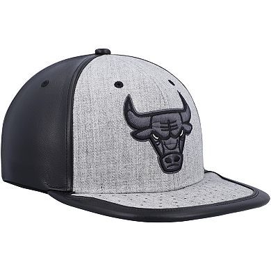 Men's Mitchell & Ness Heathered Gray Chicago Bulls Day One Snapback Hat