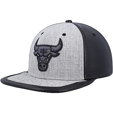 Men's Mitchell & Ness Heathered Gray Chicago Bulls Day One Snapback Hat