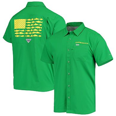 Men's Columbia PFG Green Oregon Ducks Slack Tide Camp Button-Up Shirt