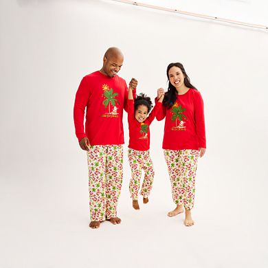 Women's Jammies For Your Families?? Santa On Holiday Top & Bottoms Pajama Set