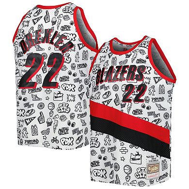 Men's Mitchell & Ness Clyde Drexler White Portland Trail Blazers 1991-92 Hardwood Classics Doodle Swingman Player Jersey