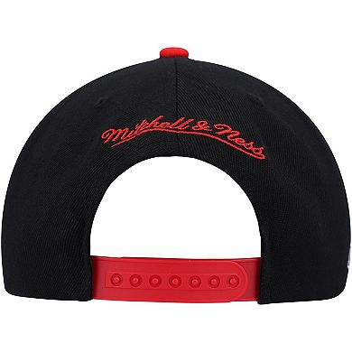Men's Mitchell & Ness Black/Red Chicago Bulls Side Core 2.0 Snapback Hat