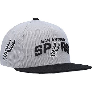 Men's Mitchell & Ness Gray/Black San Antonio Spurs Side Core 2.0 Snapback Hat