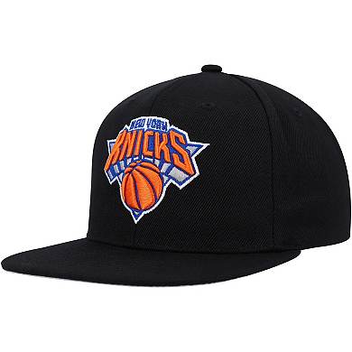 Men's Mitchell & Ness Black New York Knicks Side Core 2.0 Snapback Hat