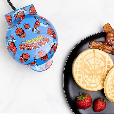 Uncanny Brands Marvel Eat The Universe Spider-Man Mini Waffle Maker