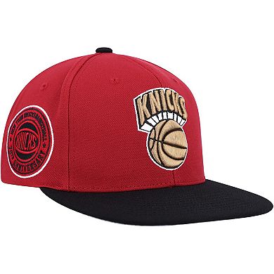 Men's Mitchell & Ness Red/Black New York Knicks Hardwood Classics Free Bird Snapback Hat