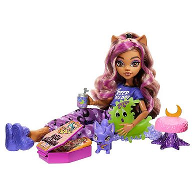 Mattel Monster High Clawdeen Wolf Creepover Party Doll & Sleepover Set