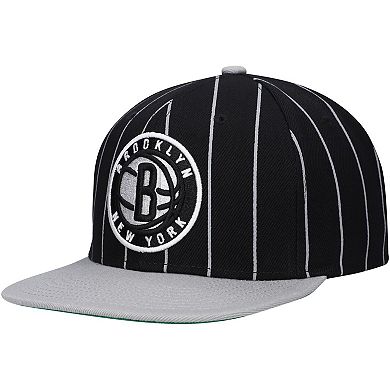 Men's Mitchell & Ness Black/Gray Brooklyn Nets Hardwood Classics Pinstripe Snapback Hat