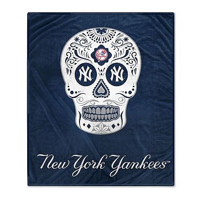 New York Yankees 60'' x 70'' Sugar Skull Fleece Blanket