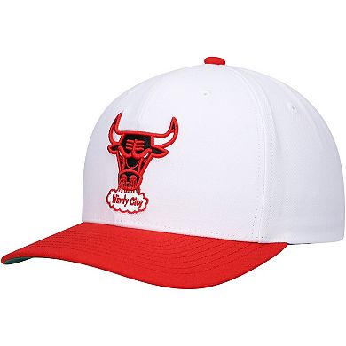 Men's Mitchell & Ness White/Red Chicago Bulls Hardwood Classics Core 2-Tone 2.0 Pro Snapback Hat