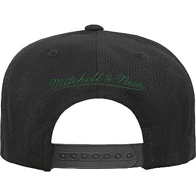 Youth Mitchell & Ness Black Milwaukee Bucks Team Script Snapback Hat