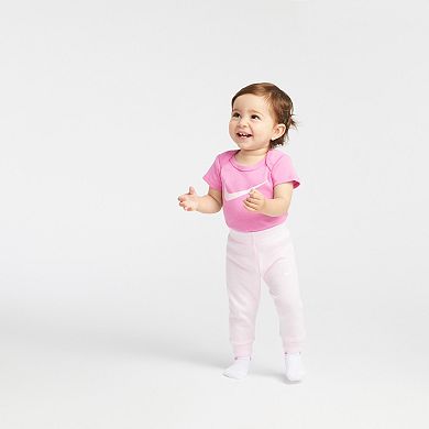 Newborn Baby Nike 8-Piece Sleep & Play Bodysuit Coverall & Accessories Gift Set