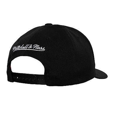 Men's Mitchell & Ness Black Chicago Bulls MVP Team Script 2.0 Stretch-Snapback Hat