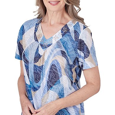 Petite Alfred Dunner Wavy Abstract Print V-Neck Short Sleeve Top