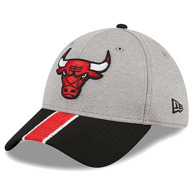 Men's New Era Gray/Black Chicago Bulls Striped 39THIRTY Flex Hat