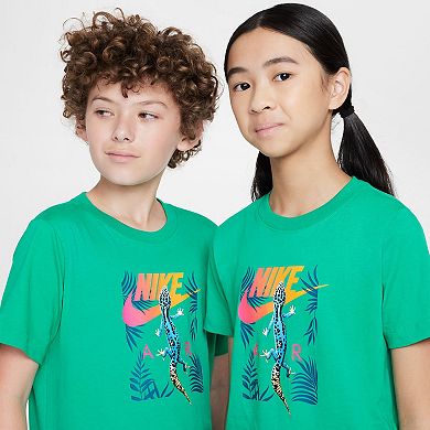 Kids 8-20 Nike Graphic T-Shirt