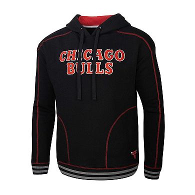 Men's Stadium Essentials  Black Chicago Bulls Baseline Pullover Hoodie