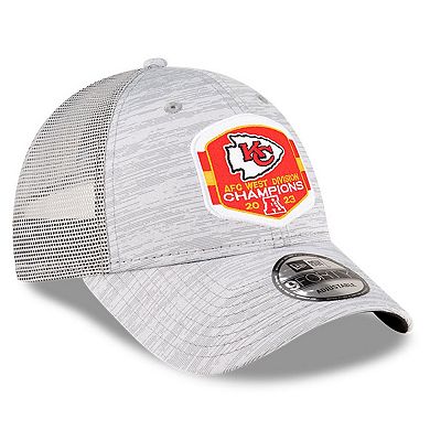 Men's New Era  Heather Gray Kansas City Chiefs 2023 AFC West Division Champions Locker Room Trophy Collection Trucker 9FORTY Adjustable Hat