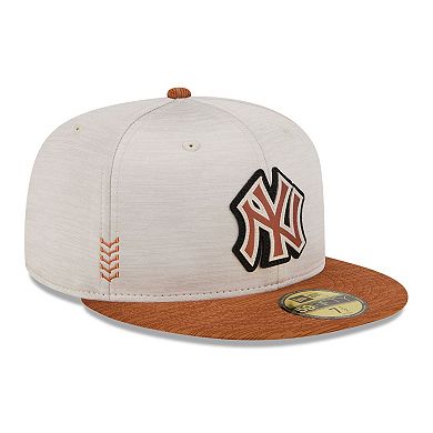 Men's New Era Stone/Brown New York Yankees 2024 Clubhouse 59FIFTY Fitted Hat