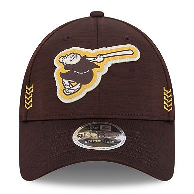 Men's New Era  Brown San Diego Padres 2024 Clubhouse 9FORTY Adjustable Hat