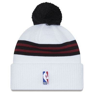 Men's New Era  White Chicago Bulls 2022/23 City Edition Official Cuffed Pom Knit Hat