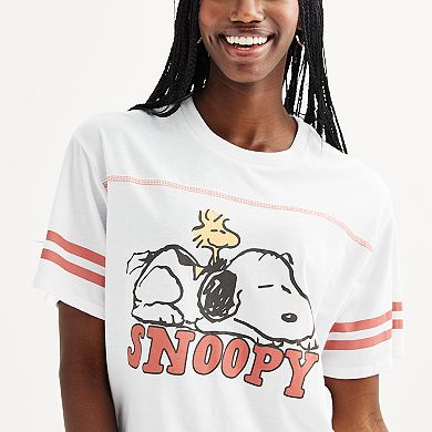 Juniors' Peanuts Sleepy Snoopy Graphic Tee