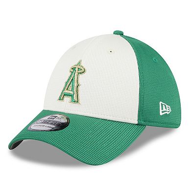 Men's New Era White/Green Los Angeles Angels 2024 St. Patrick's Day 39THIRTY Flex Fit Hat