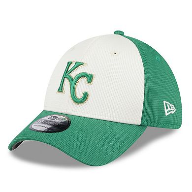 Men's New Era White/Green Kansas City Royals 2024 St. Patrick's Day 39THIRTY Flex Fit Hat