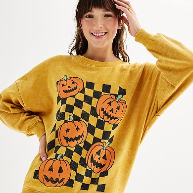 Juniors' Checkered Pumpkins Graphic Pullover