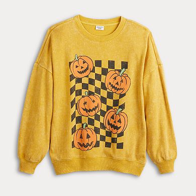 Juniors' Checkered Pumpkins Graphic Pullover