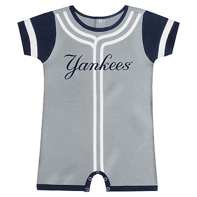 Infant Fanatics Branded Gray New York Yankees Fast Pitch Romper