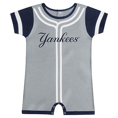 Newborn & Infant Fanatics Branded Gray New York Yankees Fast Pitch Romper