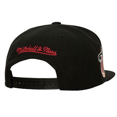 Men's Mitchell & Ness White/Black Miami Heat Retro Sport Color Block Script Snapback Hat