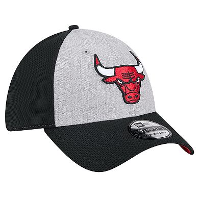 Men's New Era Heather Gray/Black Chicago Bulls Two-Tone 39THIRTY Flex Hat