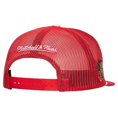 Men's Mitchell & Ness Red Chicago Bulls Roper Meshback Trucker Snapback Hat