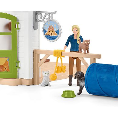 Schleich Farm World: Pet Hotel 54-Piece Animal Playset