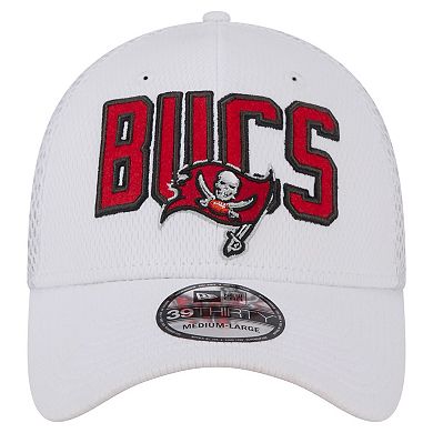 Men's New Era White Tampa Bay Buccaneers Breakers 39THIRTY Flex Hat