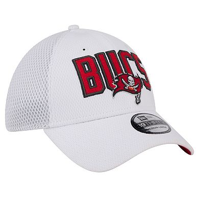 Men's New Era White Tampa Bay Buccaneers Breakers 39THIRTY Flex Hat