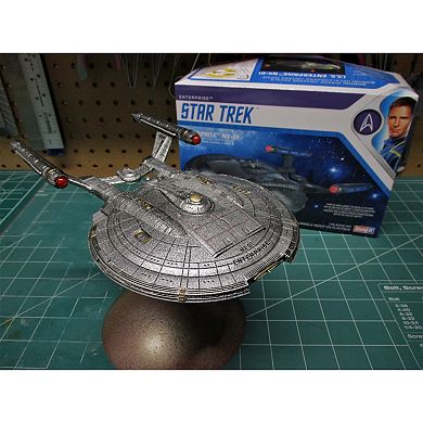 Round 2 Polar Lights: Star Trek NX-01 Enterprise Space Ship Building Kit